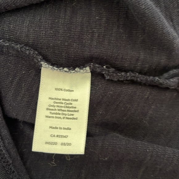 Talbots Women’s Black Tee Size Large EUC - Picture 7 of 8